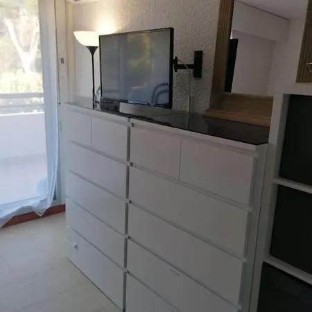 Semaphore-2 By Interhome